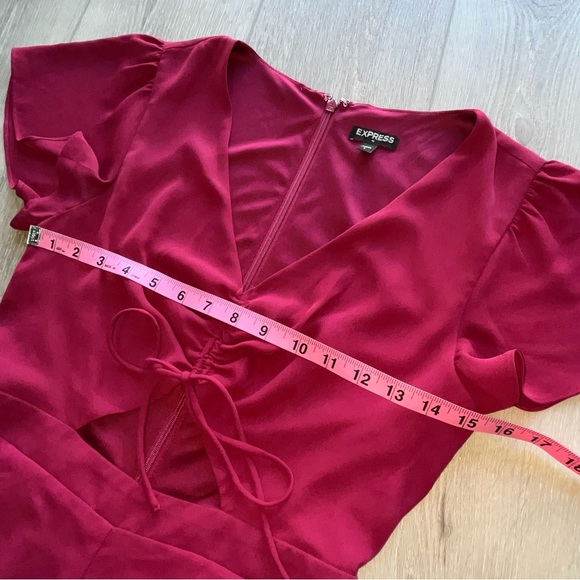 Express Romper Cutout Fluttersleeve shorts 4 burgundy - Picture 5 of 7